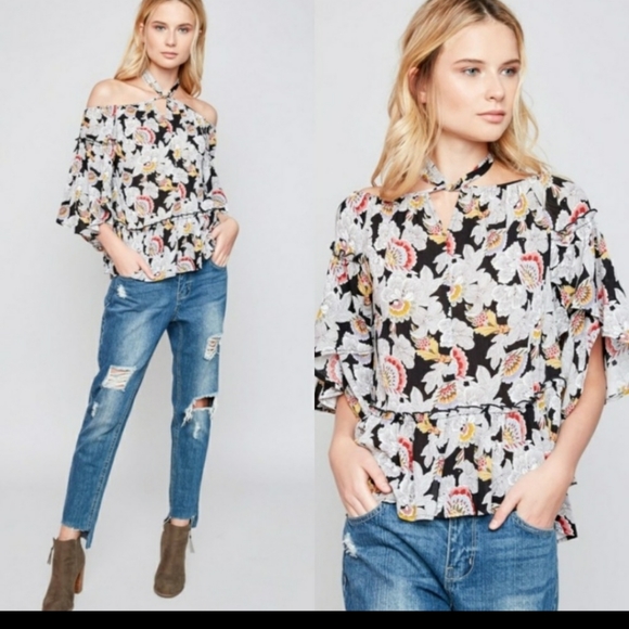 🍁New boutique floral halter top by Hayden - Picture 4 of 8